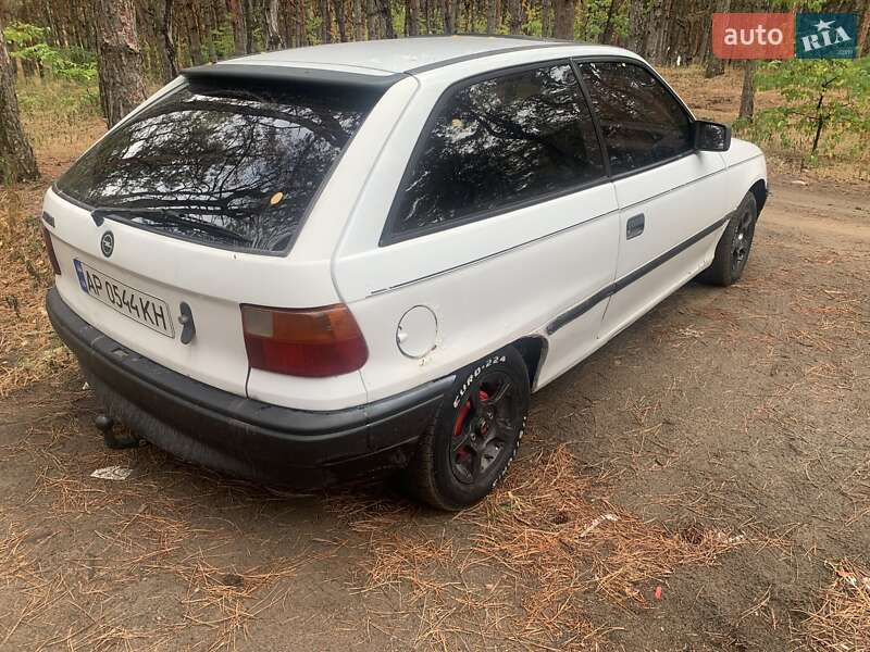 Хэтчбек Opel Astra 1992 в Запорожье