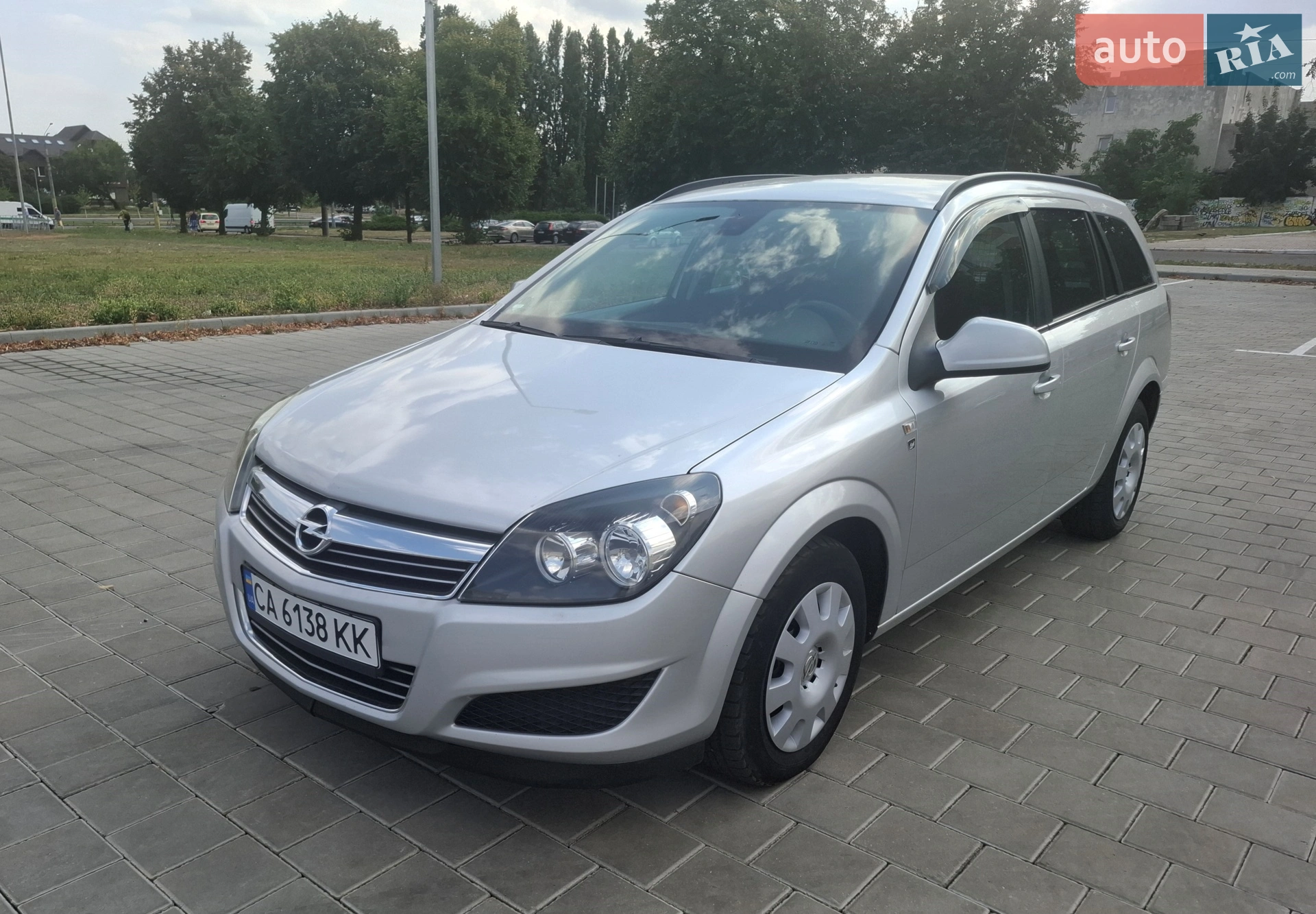 2010 Opel Astra - фото 1