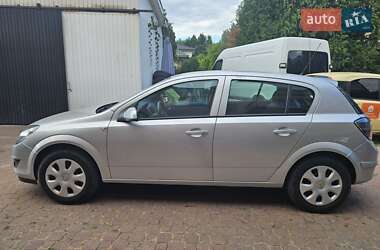 Хэтчбек Opel Astra 2009 в Красилове