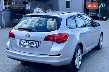 Универсал Opel Astra 2012 в 