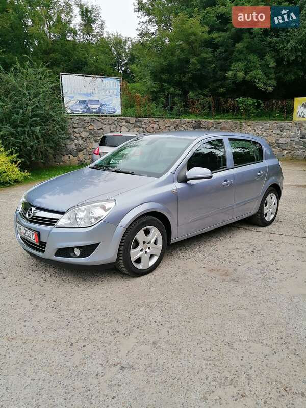 Хэтчбек Opel Astra 2009 в Василькове