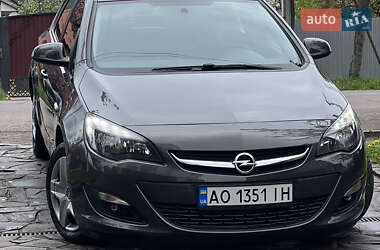 Хэтчбек Opel Astra 2014 в Мукачево