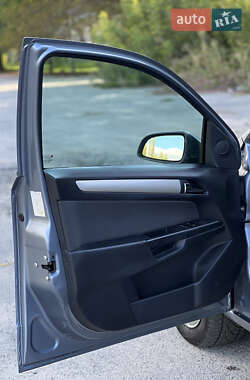 Универсал Opel Astra 2007 в 