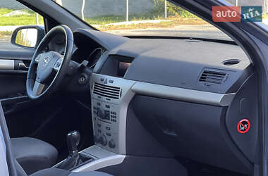 Универсал Opel Astra 2007 в 