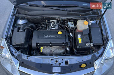 Универсал Opel Astra 2007 в 