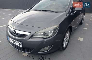 Универсал Opel Astra 2011 в Дрогобыче