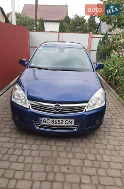 Универсал Opel Astra 2010 в 