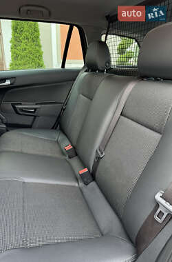 Универсал Opel Astra 2010 в 