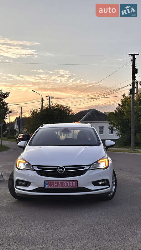 Универсал Opel Astra 2018 в Глухове