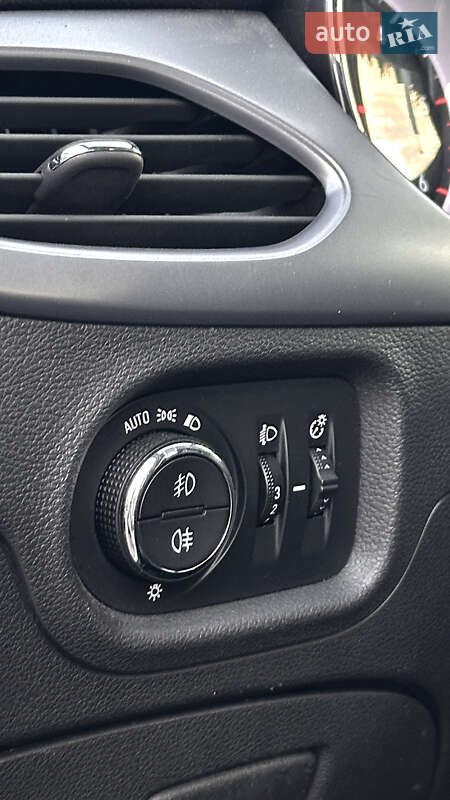 Универсал Opel Astra 2018 в Глухове