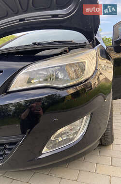 Хэтчбек Opel Astra 2010 в 