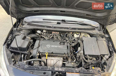 Хэтчбек Opel Astra 2010 в 