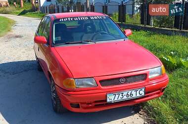 Хэтчбек Opel Astra 1996 в 