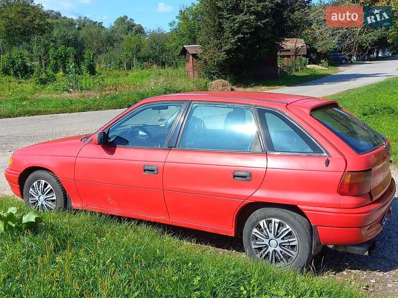 Хэтчбек Opel Astra 1996 в Самборе