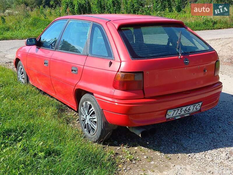 Хэтчбек Opel Astra 1996 в Самборе