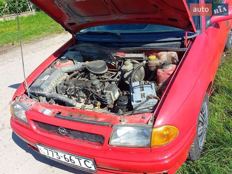 Хэтчбек Opel Astra 1996 в Самборе