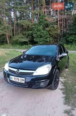 Седан Opel Astra 2012 в Обухові