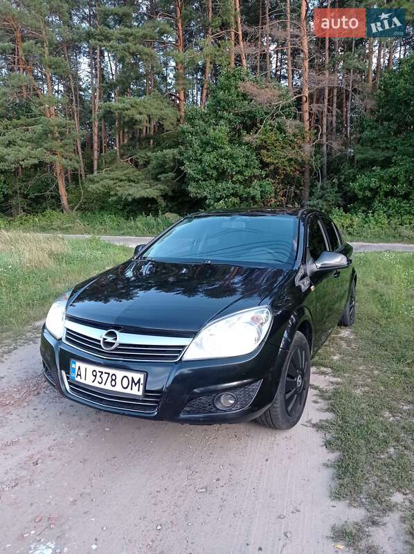 Opel Astra 2012