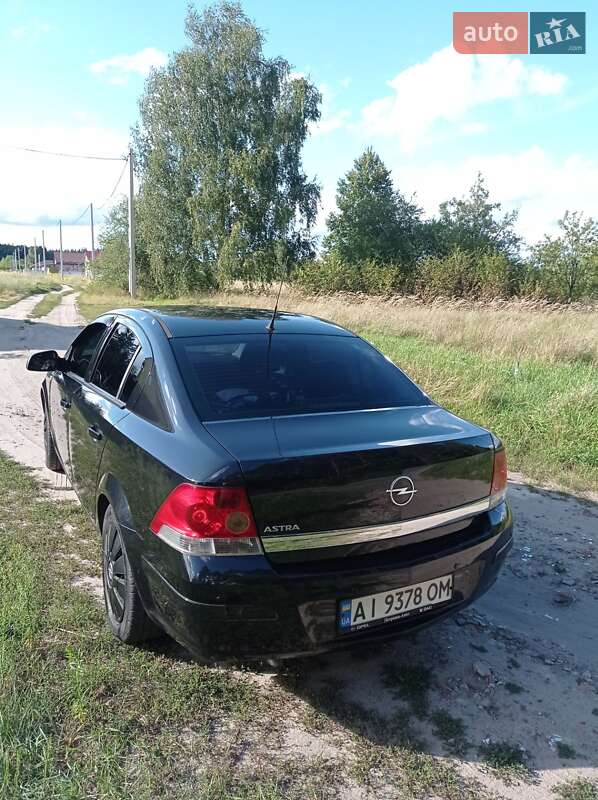 Седан Opel Astra 2012 в Києві