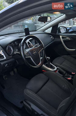 Универсал Opel Astra 2012 в 