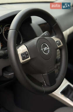 Универсал Opel Astra 2009 в 
