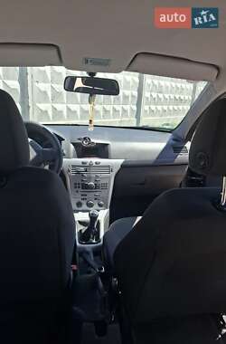 Хэтчбек Opel Astra 2009 в 