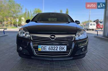 Седан Opel Astra 2013 в 