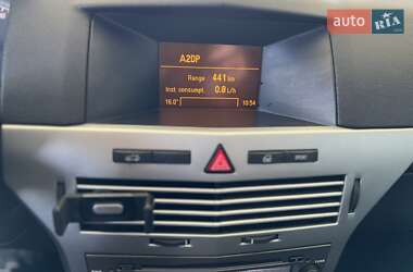 Седан Opel Astra 2013 в 