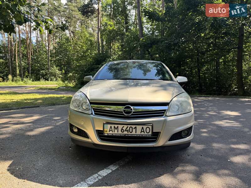 Хэтчбек Opel Astra 2007 в Житомире