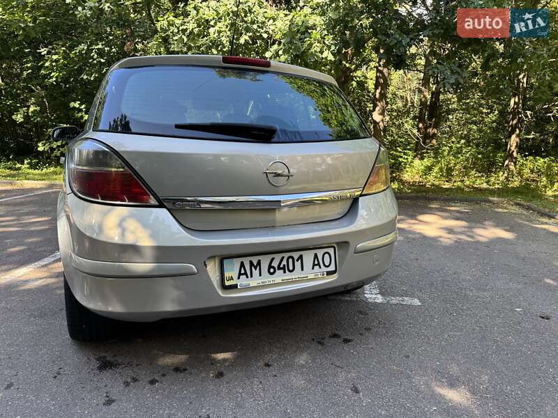 Хэтчбек Opel Astra 2007 в Житомире