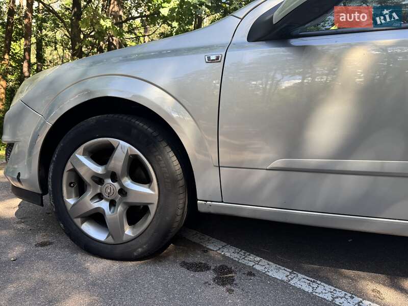 Хэтчбек Opel Astra 2007 в Житомире