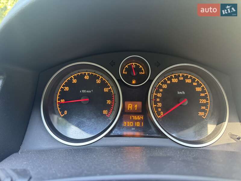 Хэтчбек Opel Astra 2007 в Житомире