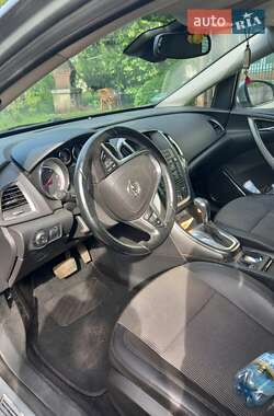 Универсал Opel Astra 2012 в 
