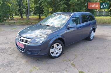 Універсал Opel Astra 2010 в Чернігові