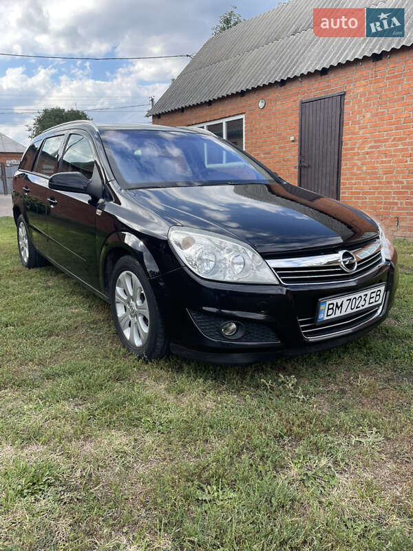 Универсал Opel Astra 2008 в Ахтырке
