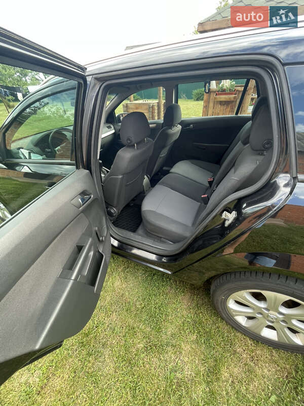 Универсал Opel Astra 2008 в Ахтырке