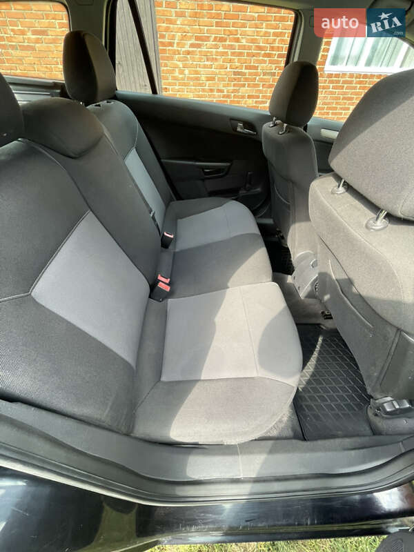 Универсал Opel Astra 2008 в Ахтырке
