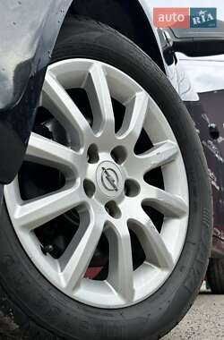 Хэтчбек Opel Astra 2012 в 