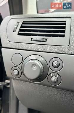 Хэтчбек Opel Astra 2012 в 