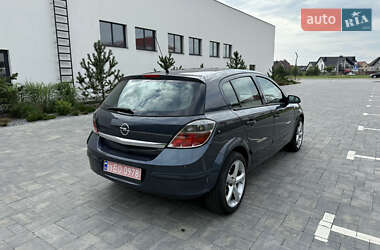 Хэтчбек Opel Astra 2008 в 