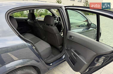 Хэтчбек Opel Astra 2008 в 