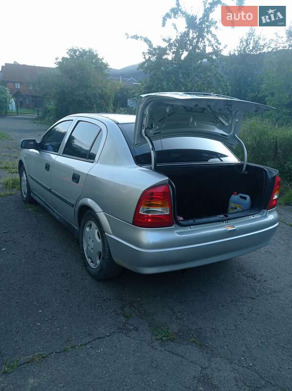 Седан Opel Astra 1999 в Сколе