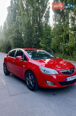 Хэтчбек Opel Astra 2010 в 