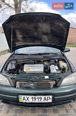 Седан Opel Astra 2000 в 