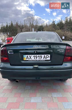 Седан Opel Astra 2000 в 