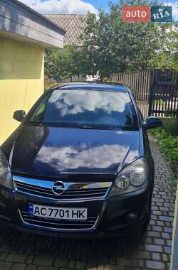 Хетчбек Opel Astra 2013 в Луцьку