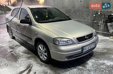 Седан Opel Astra 2008 в Володарці