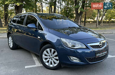 Універсал Opel Astra 2010 в Миколаєві