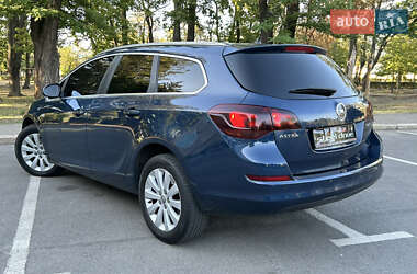 Универсал Opel Astra 2010 в 