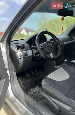 Универсал Opel Astra 2006 в 